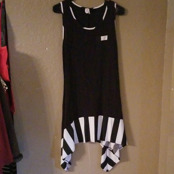 Dress - Picture 1 of 3